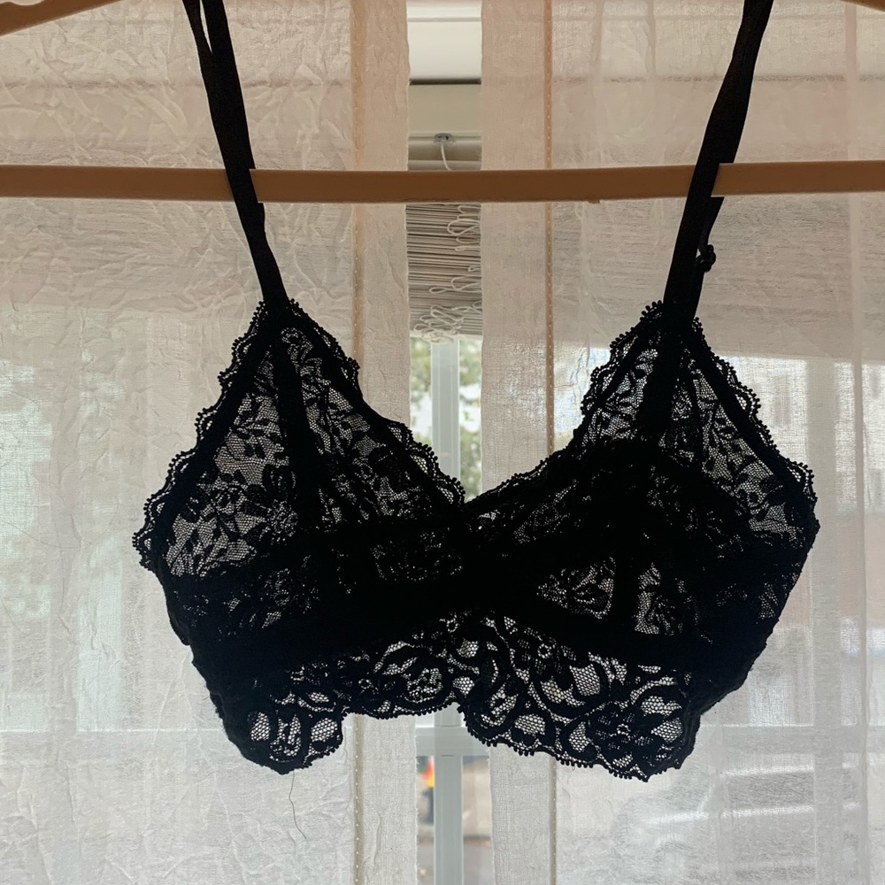 black lazy bralette